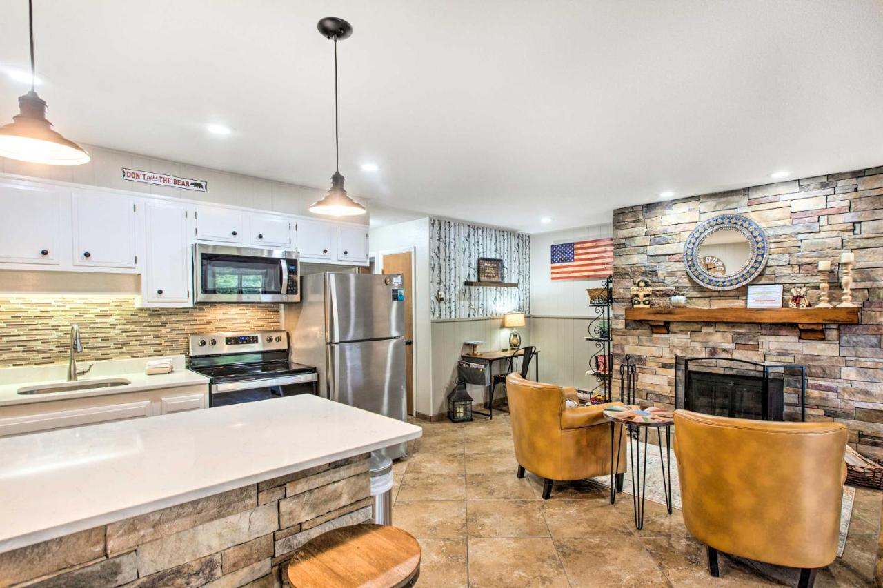 Main St Red River Ski Condo With Mountain View! Esterno foto