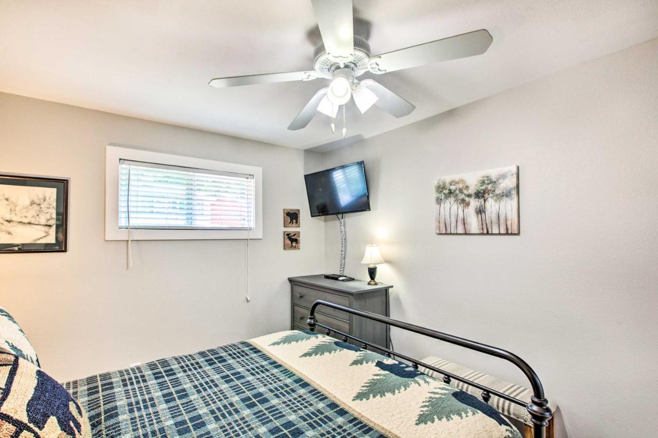 Main St Red River Ski Condo With Mountain View! Esterno foto