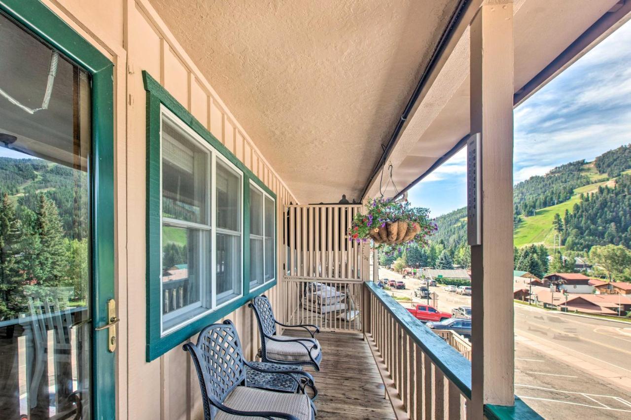 Main St Red River Ski Condo With Mountain View! Esterno foto